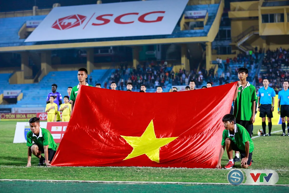 ẢNH: CLB Hà Nội chiếm ngôi đầu bảng giải VĐQG V.League 2017 - Ảnh 1. ẢNH: CLB Hà Nội chiếm ngôi đầu bảng giải VĐQG V.League 2017 - Ảnh 1.