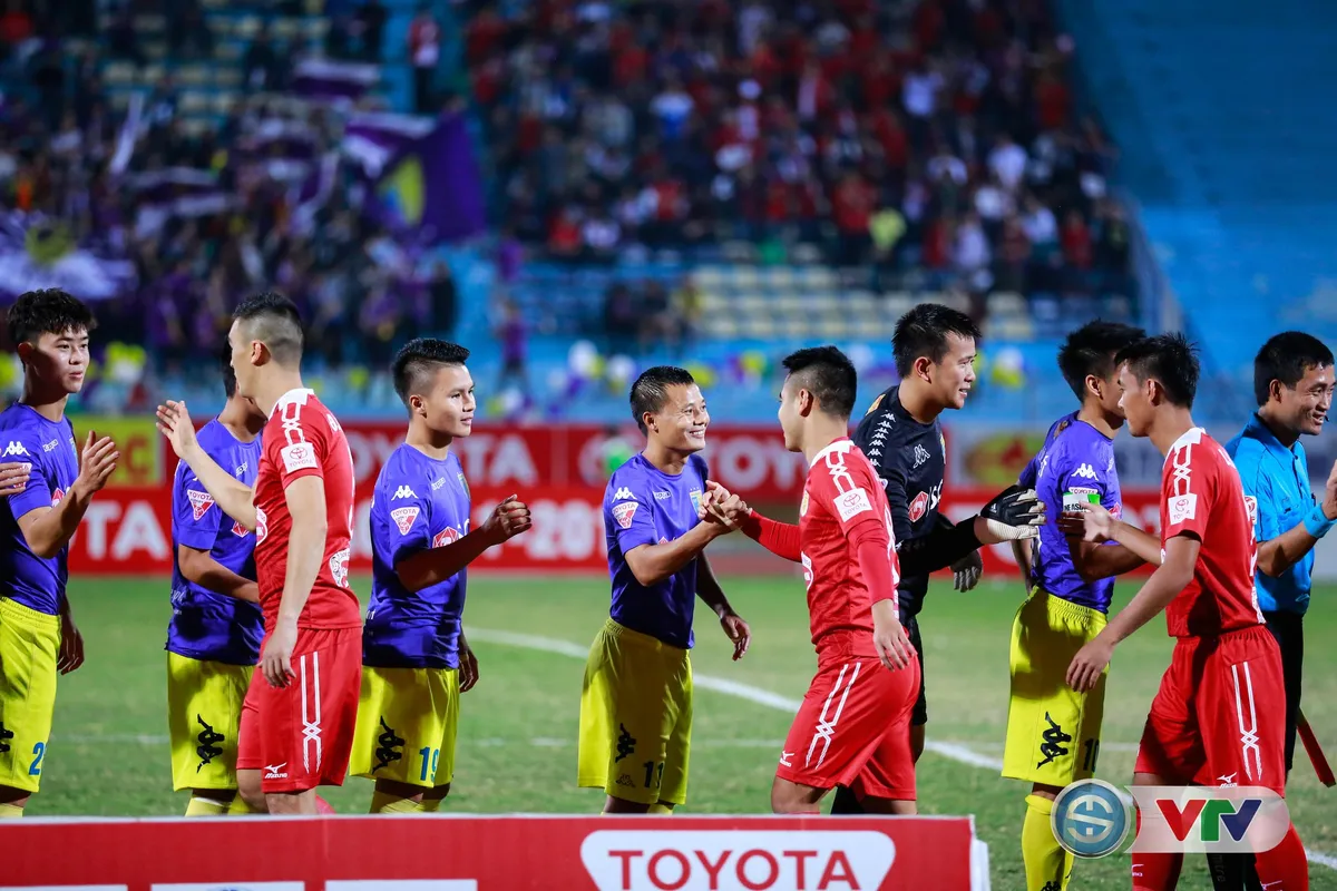 ẢNH: CLB Hà Nội chiếm ngôi đầu bảng giải VĐQG V.League 2017 - Ảnh 3. ẢNH: CLB Hà Nội chiếm ngôi đầu bảng giải VĐQG V.League 2017 - Ảnh 3.