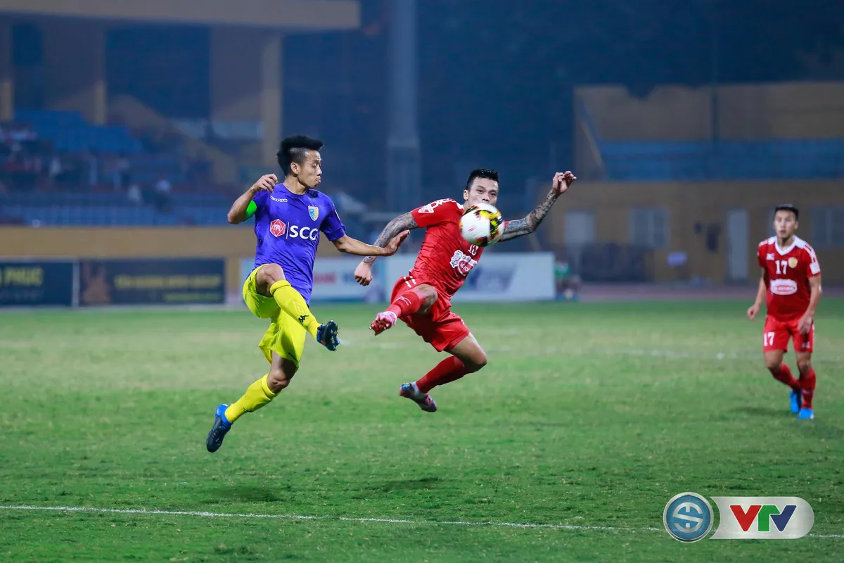 ẢNH: CLB Hà Nội chiếm ngôi đầu bảng giải VĐQG V.League 2017 - Ảnh 6. ẢNH: CLB Hà Nội chiếm ngôi đầu bảng giải VĐQG V.League 2017 - Ảnh 6.