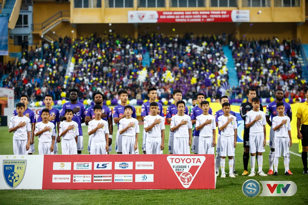 ẢNH: CLB Hà Nội tiến gần tới chức vô địch V.League 2017 - Ảnh 3. ẢNH: CLB Hà Nội tiến gần tới chức vô địch V.League 2017 - Ảnh 3.