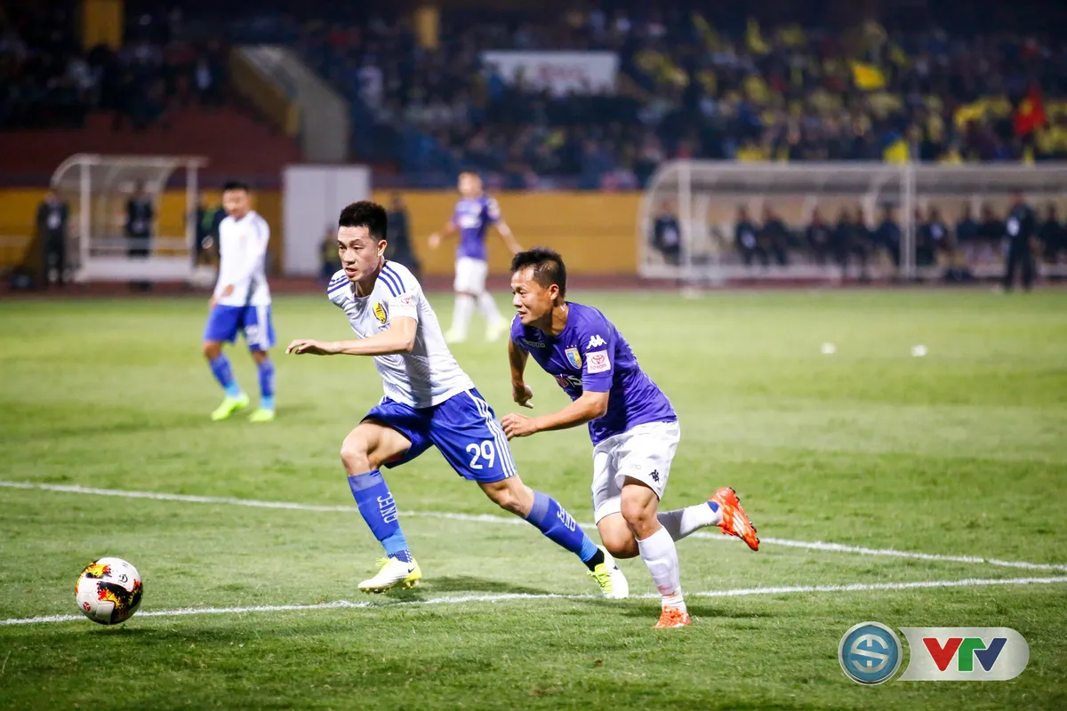 ẢNH: CLB Hà Nội tiến gần tới chức vô địch V.League 2017 - Ảnh 11. ẢNH: CLB Hà Nội tiến gần tới chức vô địch V.League 2017 - Ảnh 11.