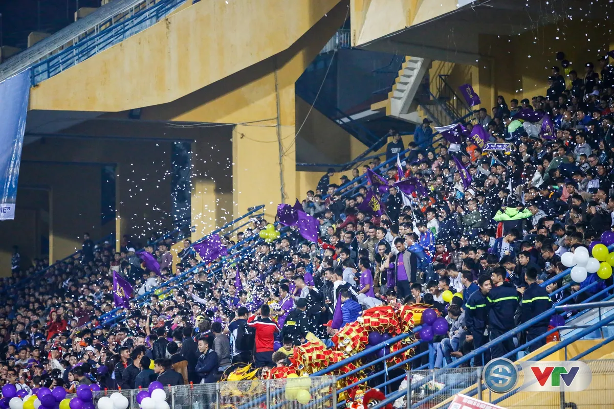 ẢNH: CLB Hà Nội tiến gần tới chức vô địch V.League 2017 - Ảnh 12. ẢNH: CLB Hà Nội tiến gần tới chức vô địch V.League 2017 - Ảnh 12.