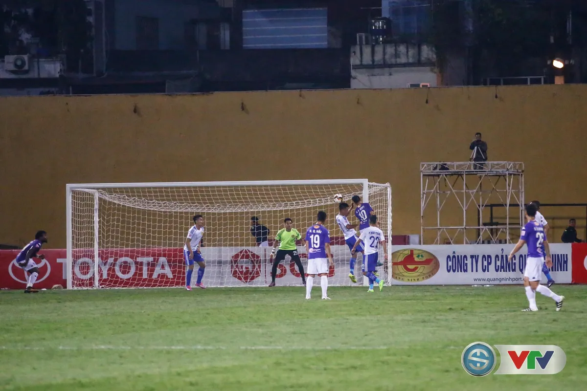 ẢNH: CLB Hà Nội tiến gần tới chức vô địch V.League 2017 - Ảnh 13. ẢNH: CLB Hà Nội tiến gần tới chức vô địch V.League 2017 - Ảnh 13.