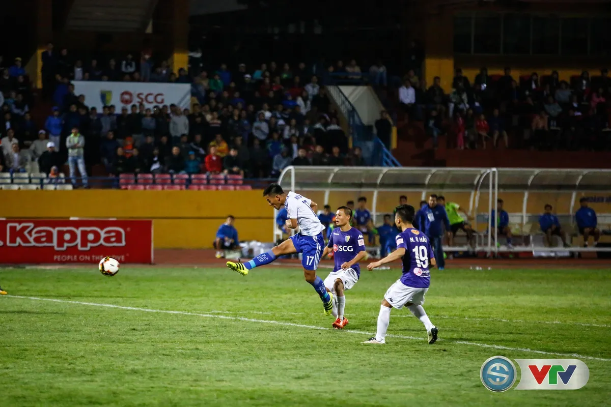 ẢNH: CLB Hà Nội tiến gần tới chức vô địch V.League 2017 - Ảnh 19. ẢNH: CLB Hà Nội tiến gần tới chức vô địch V.League 2017 - Ảnh 19.