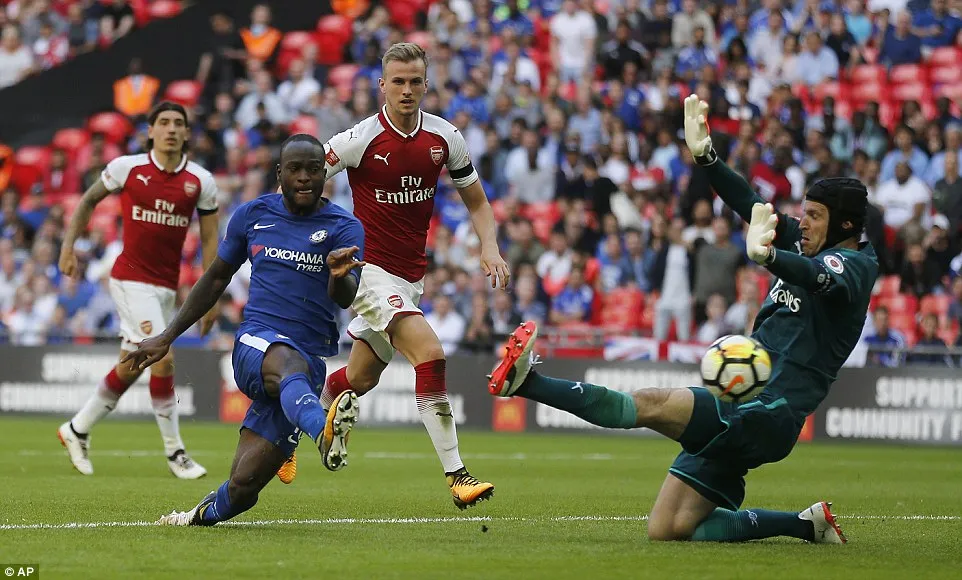 Arsenal gi&agrave;nh Si&ecirc;u C&uacute;p Anh sau chiến thắng tr&ecirc;n chấm lu&acirc;n lưu - Ảnh 1.