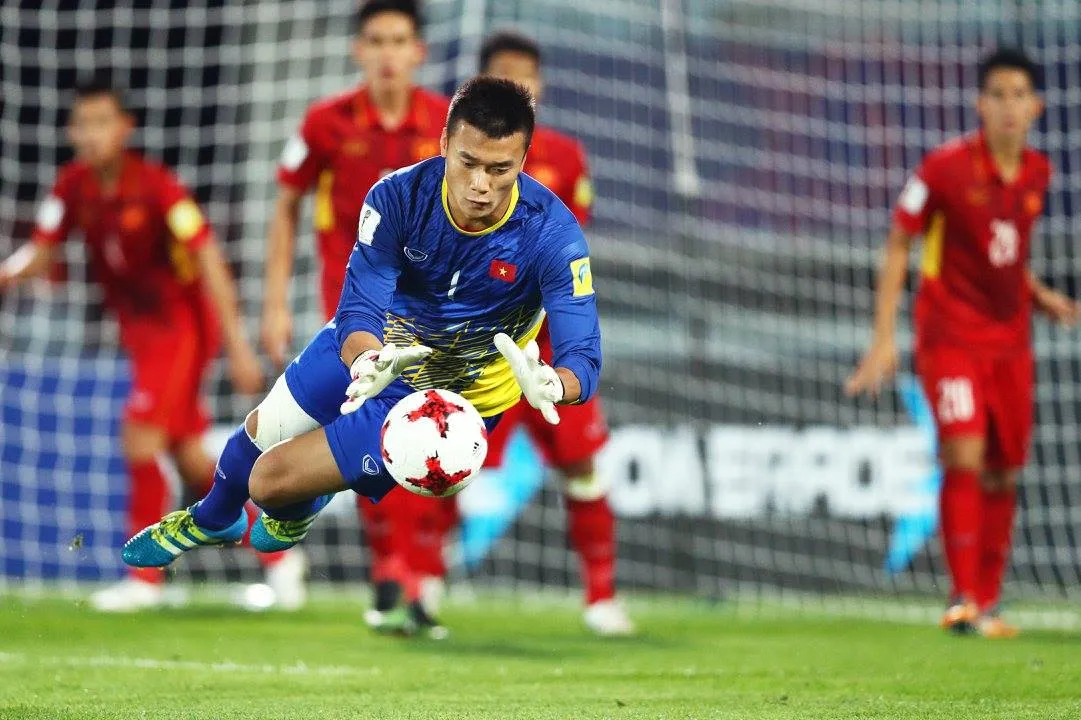 Fox Sport châu Á: Bùi Tiến Dũng là một trong 3 thủ môn được yêu thích nhất Đông Nam Á - Ảnh 1.