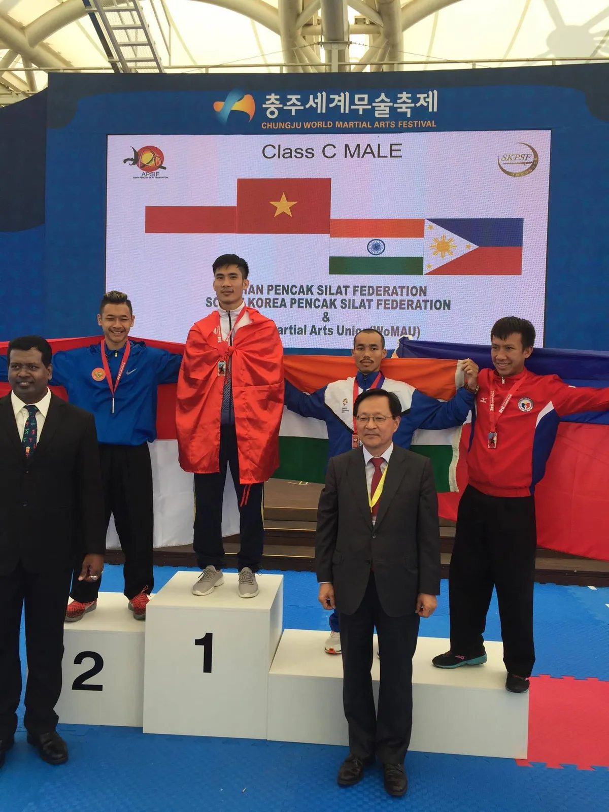 Pencak Silat Việt Nam thắng lớn tại giải vô địch châu Á - Ảnh 1. Pencak Silat Việt Nam thắng lớn tại giải vô địch châu Á - Ảnh 1.