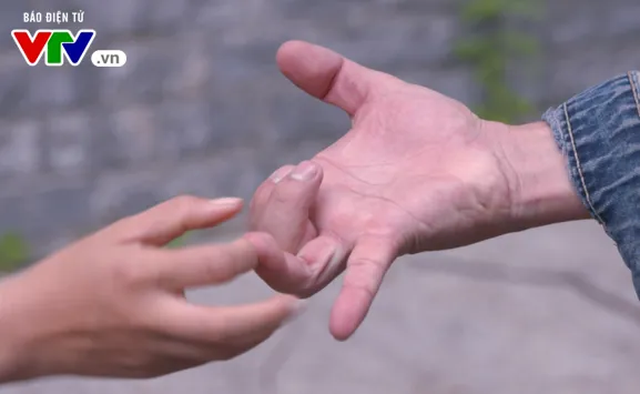 Khỏe - Vui: Ngón tay cò súng (20h55, thứ Bảy, 27/1) - Ảnh 1. Khỏe - Vui: Ngón tay cò súng (20h55, thứ Bảy, 27/1) - Ảnh 1.