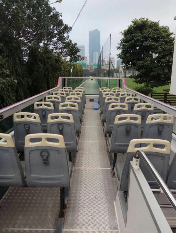 Chiêm ngưỡng những hình ảnh xe bus 2 tầng chở U23 Việt Nam - Ảnh 3. Chiêm ngưỡng những hình ảnh xe bus 2 tầng chở U23 Việt Nam - Ảnh 3.