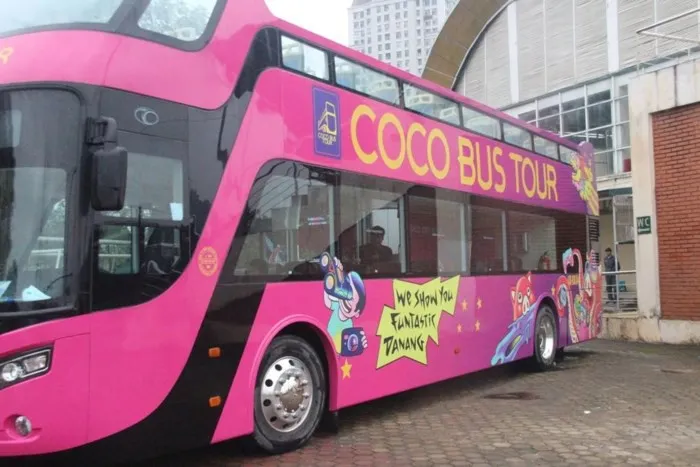 Chiêm ngưỡng những hình ảnh xe bus 2 tầng chở U23 Việt Nam - Ảnh 2. Chiêm ngưỡng những hình ảnh xe bus 2 tầng chở U23 Việt Nam - Ảnh 2.