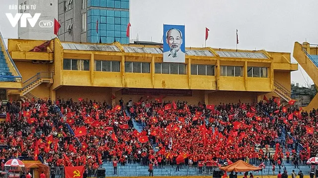 Cổ vũ U23 Việt Nam ở chung kết: Từ cảm xúc lo âu đến vỡ òa hạnh phúc - Ảnh 3. Cổ vũ U23 Việt Nam ở chung kết: Từ cảm xúc lo âu đến vỡ òa hạnh phúc - Ảnh 3.