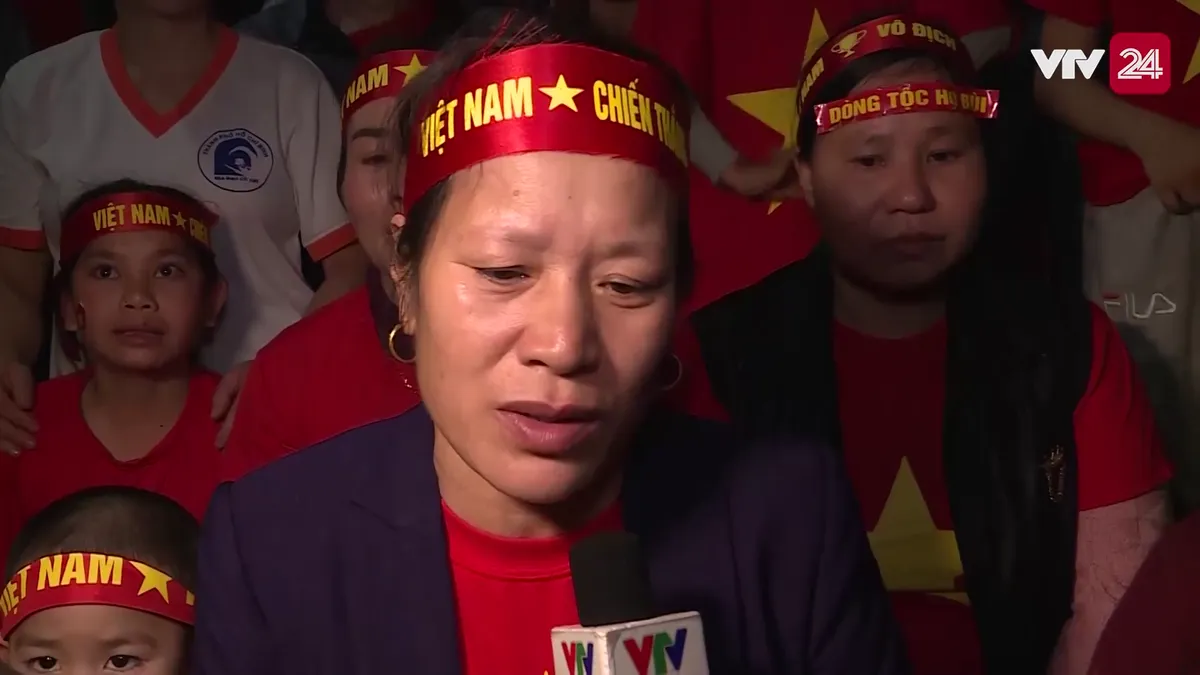 Bố mẹ Tiến Dũng gửi lời chúc mừng sinh nhật đầy xúc động sau trận chung kết khó quên - Ảnh 1. Bố mẹ Tiến Dũng gửi lời chúc mừng sinh nhật đầy xúc động sau trận chung kết khó quên - Ảnh 1.