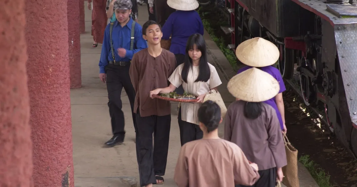 Phim Mộng phù hoa - Tập 2: Ba Trang (Kim Tuyến) sống cuộc đời tù túng, suýt bị ba dượng hãm hại - Ảnh 24.