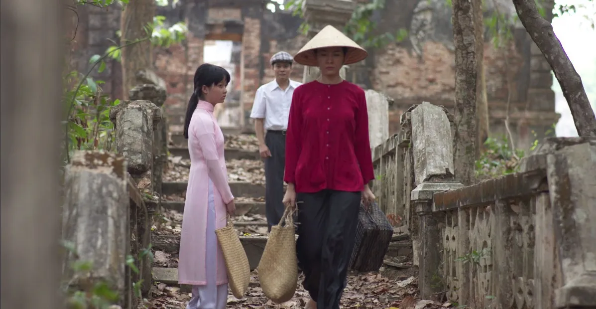 Phim Mộng phù hoa - Tập 2: Ba Trang (Kim Tuyến) sống cuộc đời tù túng, suýt bị ba dượng hãm hại - Ảnh 6.