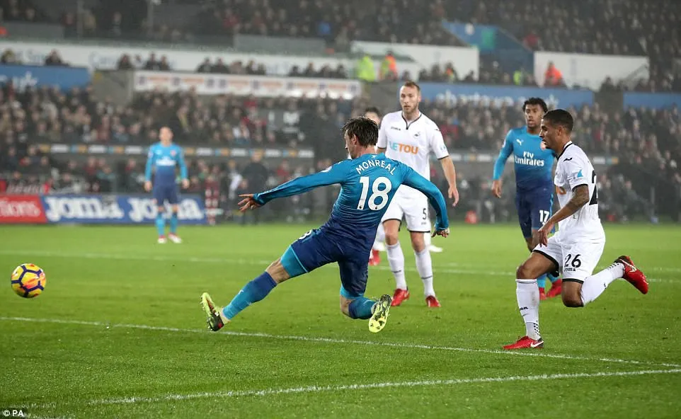 Vòng 25 giải Ngoại Hạng Anh: Arsenal thua sốc Swansea trong ngày ra mắt Mkhitaryan - Ảnh 2. Vòng 25 giải Ngoại Hạng Anh: Arsenal thua sốc Swansea trong ngày ra mắt Mkhitaryan - Ảnh 2.