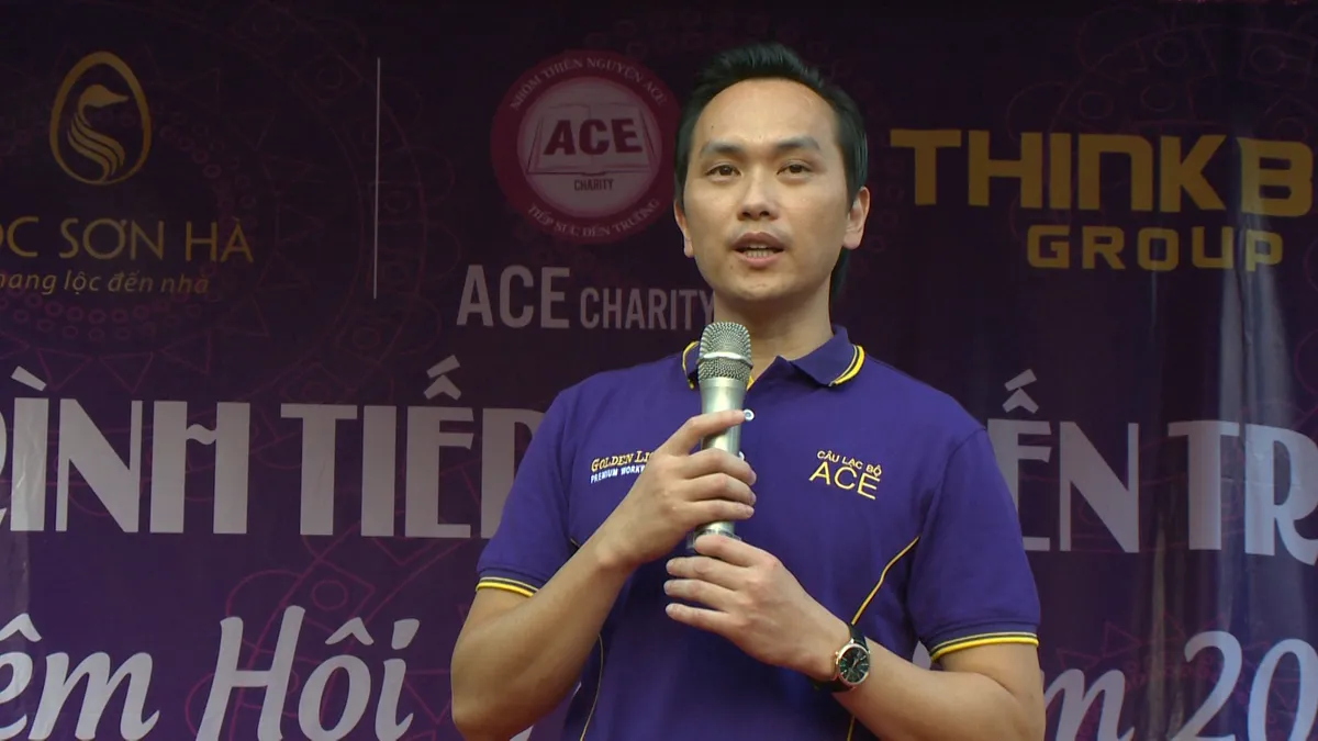 Trao tặng 330 chiếc xe đạp cho học sinh vùng lũ tỉnh Yên Bái - Ảnh 2.