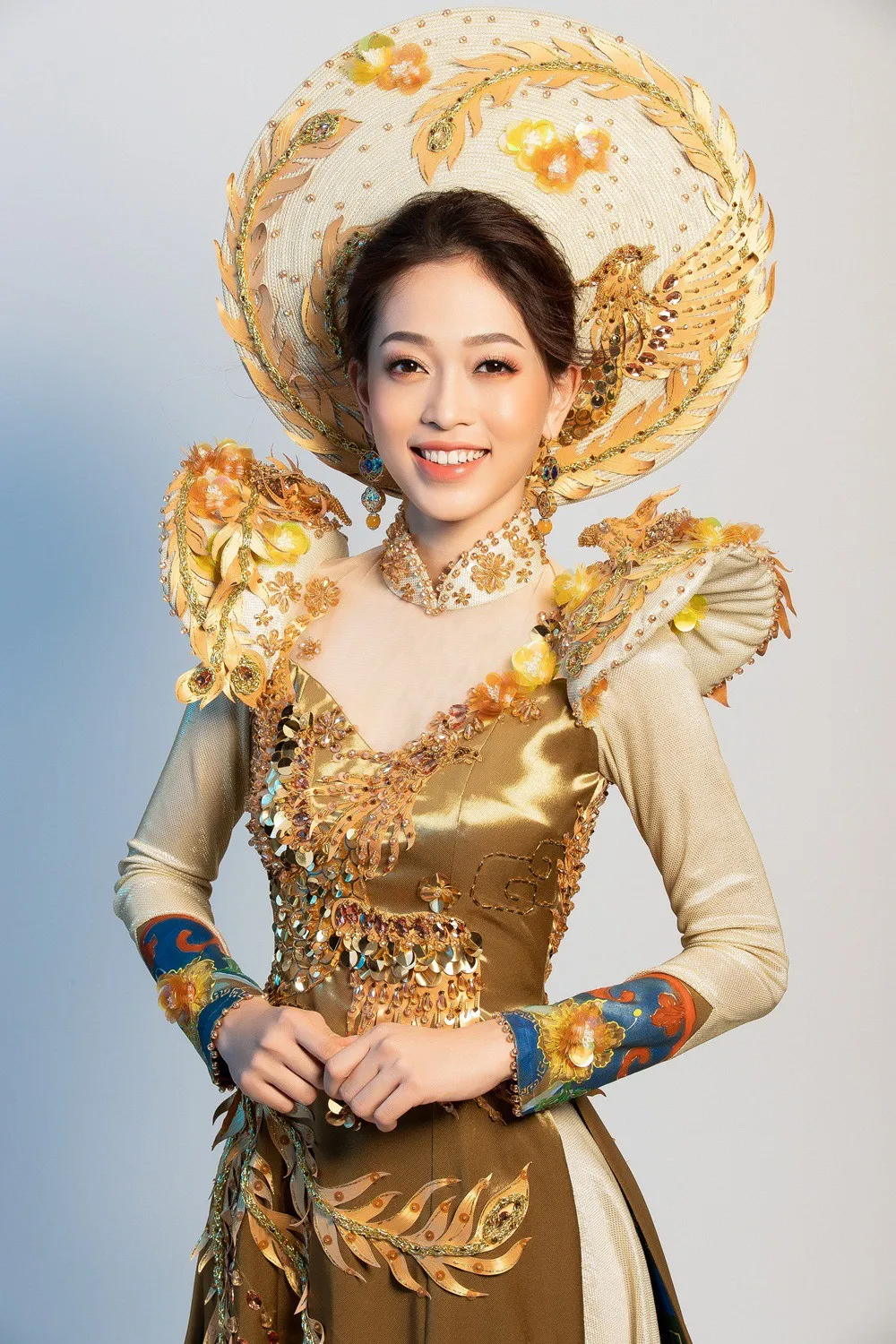 Hé lộ bộ trang phục dân tộc Á hậu Phương Nga dự thi Miss Grand International 2018 - Ảnh 3.