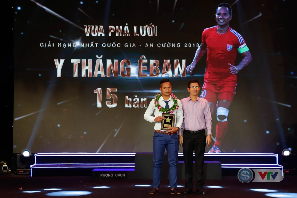 ẢNH: Toàn cảnh Gala Tổng kết các Giải BĐCN Quốc gia 2018 - Ảnh 9. ẢNH: Toàn cảnh Gala Tổng kết các Giải BĐCN Quốc gia 2018 - Ảnh 9.
