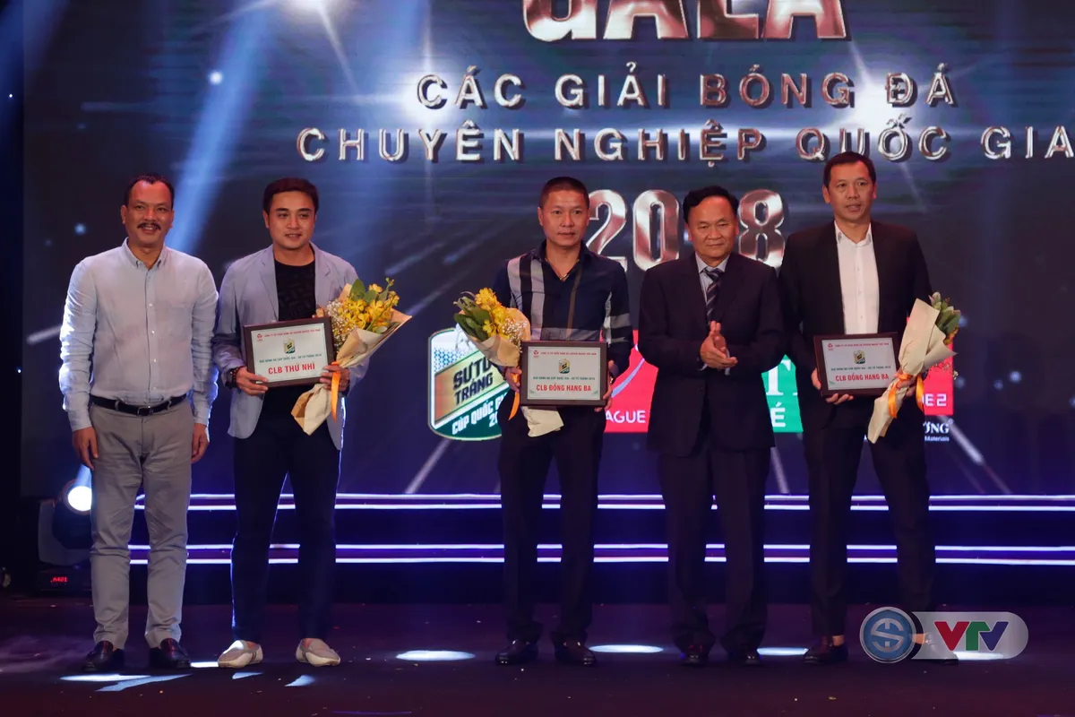 ẢNH: Toàn cảnh Gala Tổng kết các Giải BĐCN Quốc gia 2018 - Ảnh 11. ẢNH: Toàn cảnh Gala Tổng kết các Giải BĐCN Quốc gia 2018 - Ảnh 11.