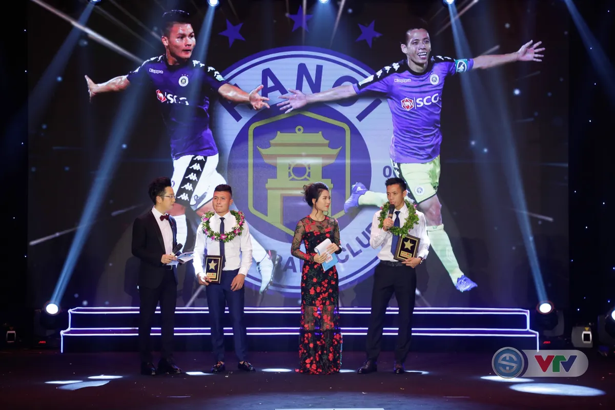 ẢNH: Toàn cảnh Gala Tổng kết các Giải BĐCN Quốc gia 2018 - Ảnh 15. ẢNH: Toàn cảnh Gala Tổng kết các Giải BĐCN Quốc gia 2018 - Ảnh 15.