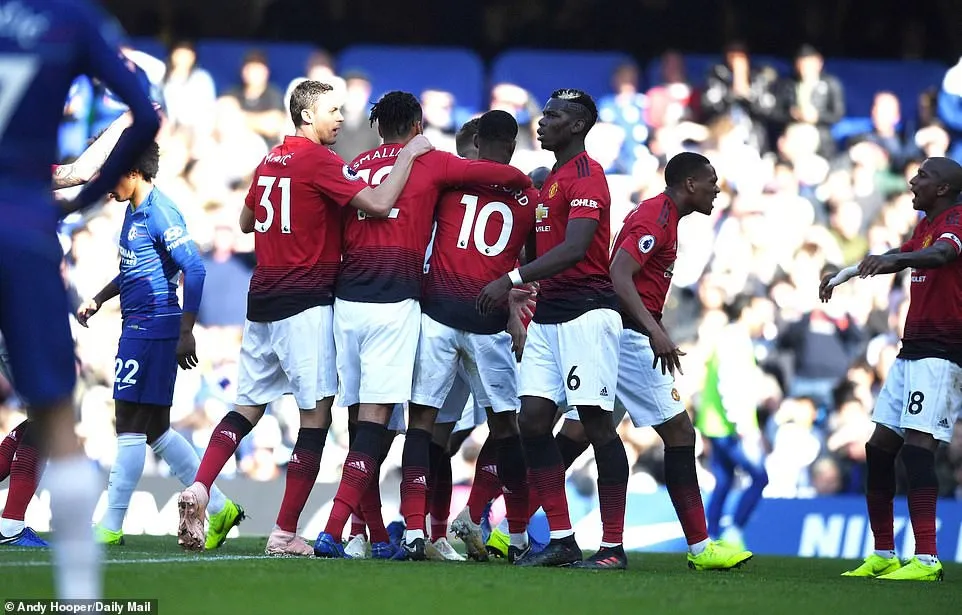 ẢNH: Chelsea hòa kịch tính trước Man Utd tại Stamford Bridge - Ảnh 10.