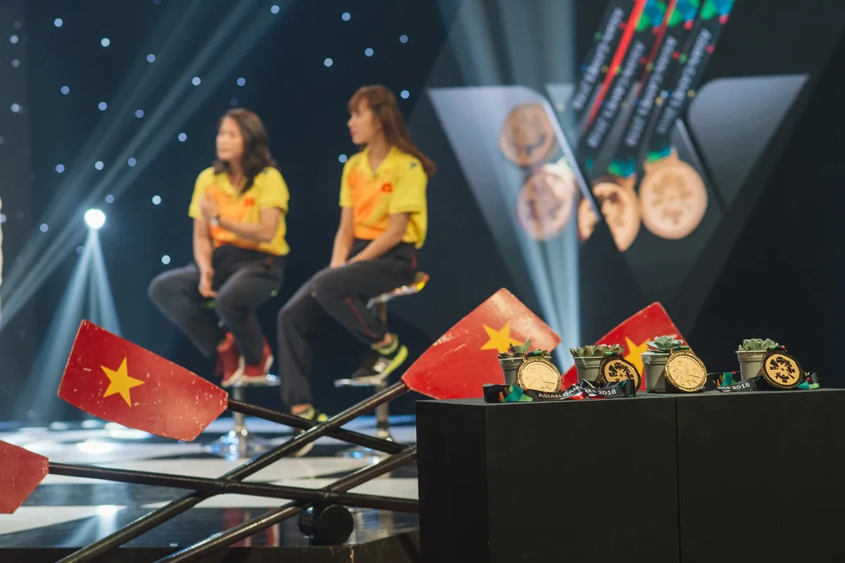 Hương sắc tháng 10: Những đoá hoa khoe sắc cho chính cuộc đời mình - Ảnh 9.