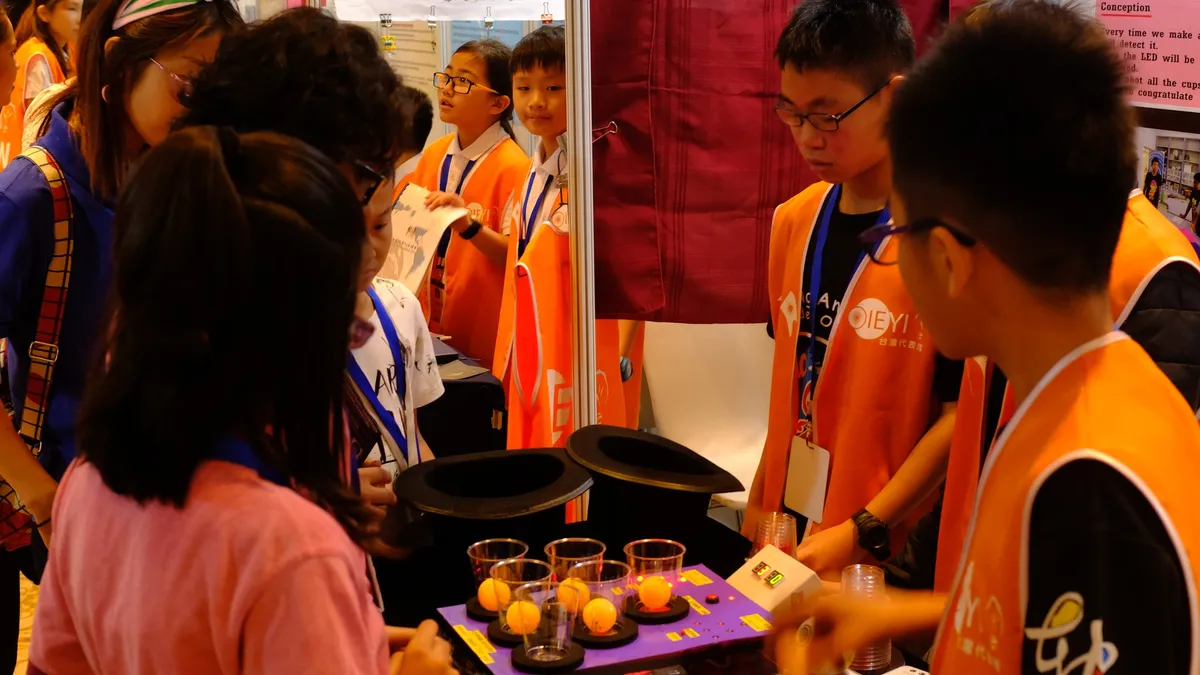 Đo&agrave;n Việt Nam thắng lớn tại Triển l&atilde;m quốc tế d&agrave;nh cho c&aacute;c nh&agrave; s&aacute;ng tạo trẻ IEYI 2018 - Ảnh 6.