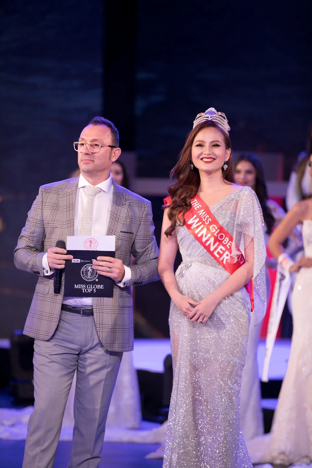 Hoa hậu Kh&aacute;nh Ng&acirc;n l&ecirc;n tiếng sau sự cố kh&ocirc;ng được trao vương miện trong đ&ecirc;m Chung kết Miss Globe 2018 - Ảnh 1.