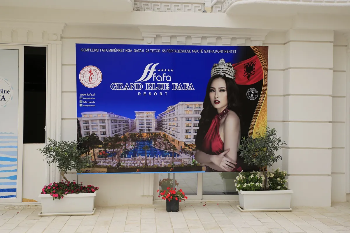 Hoa hậu Kh&aacute;nh Ng&acirc;n l&ecirc;n tiếng sau sự cố kh&ocirc;ng được trao vương miện trong đ&ecirc;m Chung kết Miss Globe 2018 - Ảnh 4.