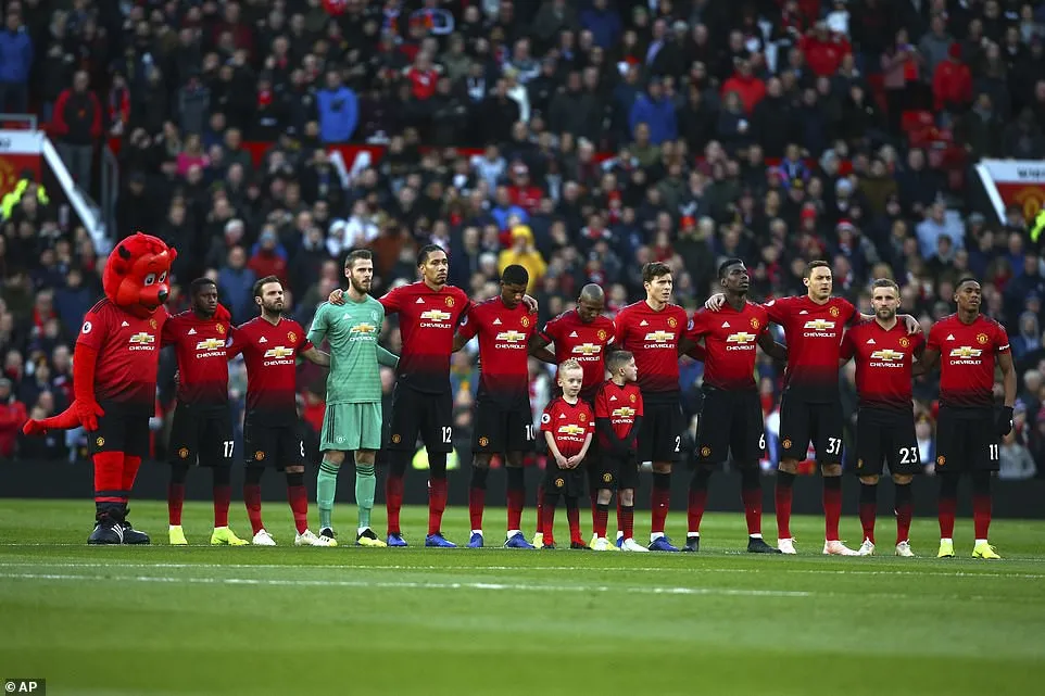 Những hình ảnh nghẹn lòng trong ngày buồn của Leicester City - Ảnh 4. Những hình ảnh nghẹn lòng trong ngày buồn của Leicester City - Ảnh 4.