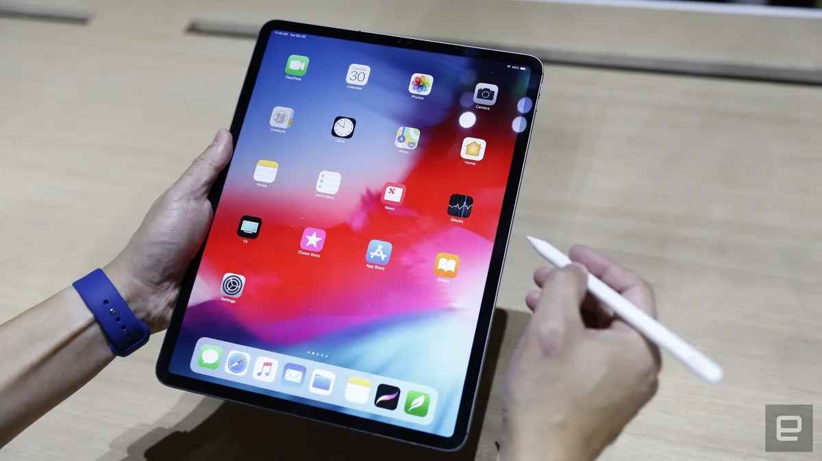 Giá bán toát mồ hôi của iPad Pro, MacBook Air và Mac Mini mới - Ảnh 1.