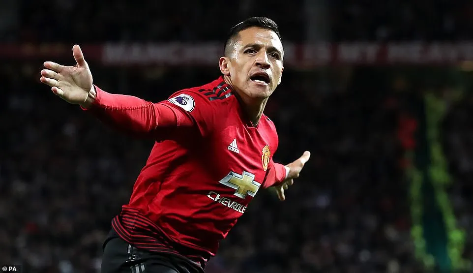 VIDEO Man Utd 3-2 Newcastle: Quỷ đỏ lột xác thần kỳ ở hiệp 2 - Ảnh 4.