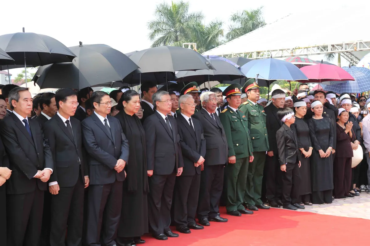 Hình ảnh Lễ an táng nguyên Tổng Bí thư Đỗ Mười tại quê nhà - Ảnh 3.