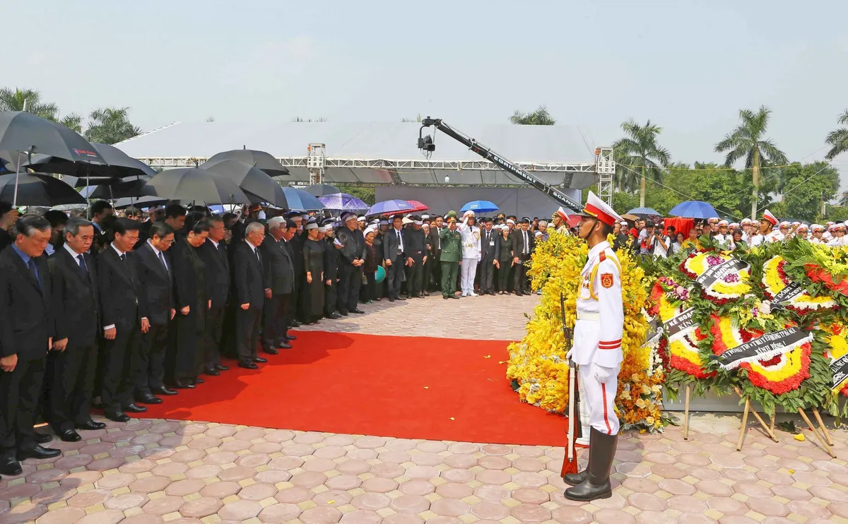 Hình ảnh Lễ an táng nguyên Tổng Bí thư Đỗ Mười tại quê nhà - Ảnh 9.