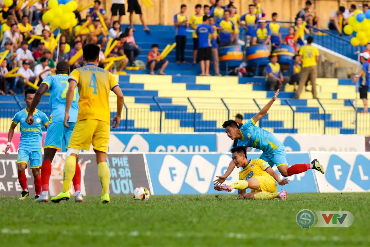 ẢNH: Ngoại binh toả sáng, FLC Thanh Hoá giành ngôi Á quân V.League 2018 - Ảnh 5. ẢNH: Ngoại binh toả sáng, FLC Thanh Hoá giành ngôi Á quân V.League 2018 - Ảnh 5.