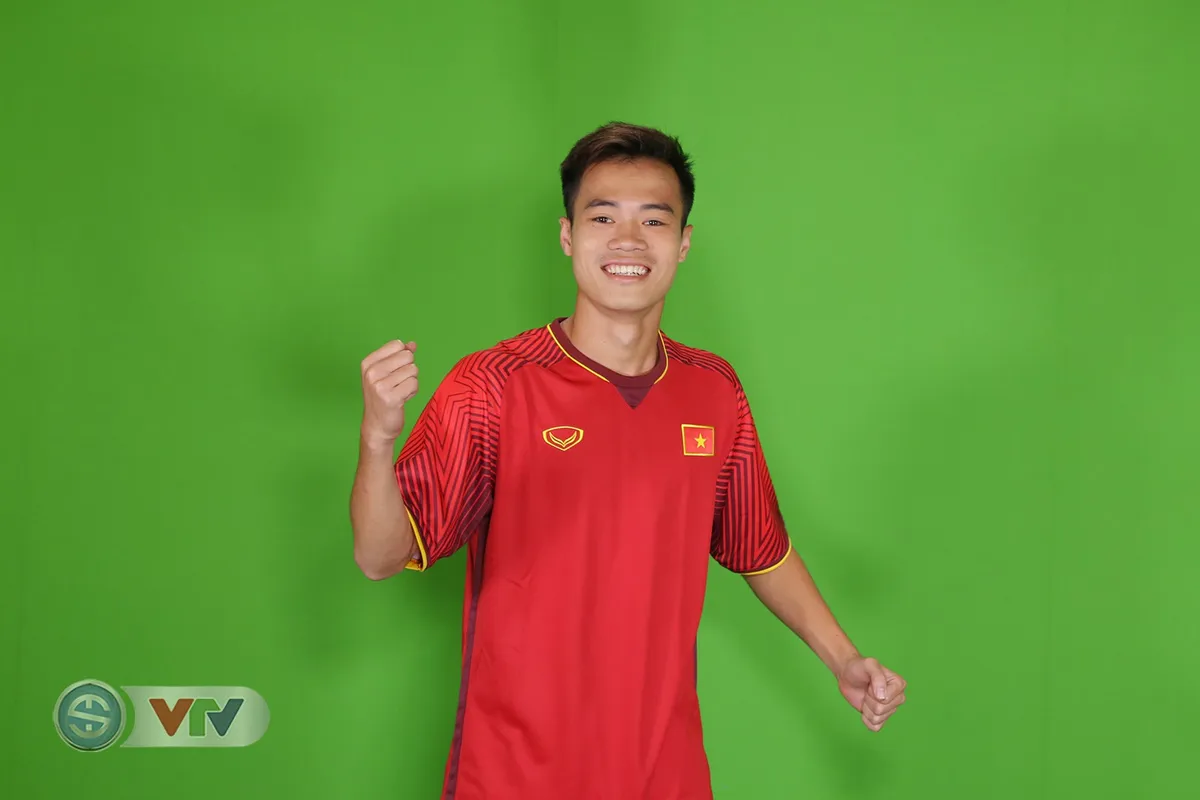 Ấn tượng buổi chụp hình của ĐTQG Việt Nam trước thềm AFF Cup 2018 - Ảnh 10.