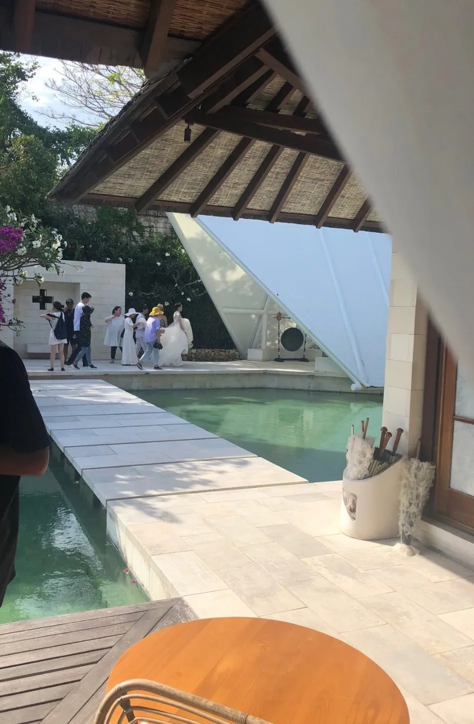 Mỹ nam Qu&aacute;ch Phẩm Si&ecirc;u chụp ảnh cưới tại Bali - Ảnh 7.