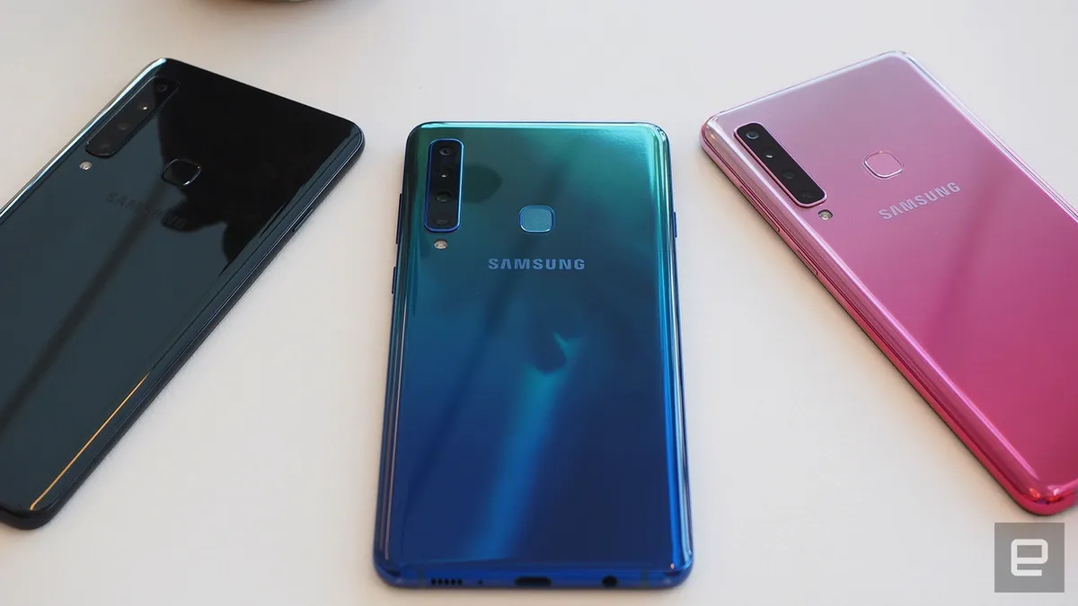 Samsung công bố giá bán smartphone 4 camera Galaxy A9 tại Việt Nam - Ảnh 1.