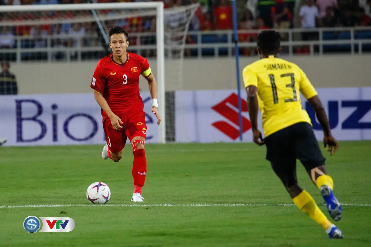 Đội hình tiêu biểu AFF Cup 2018: ĐT Việt Nam áp đảo - Ảnh 4.