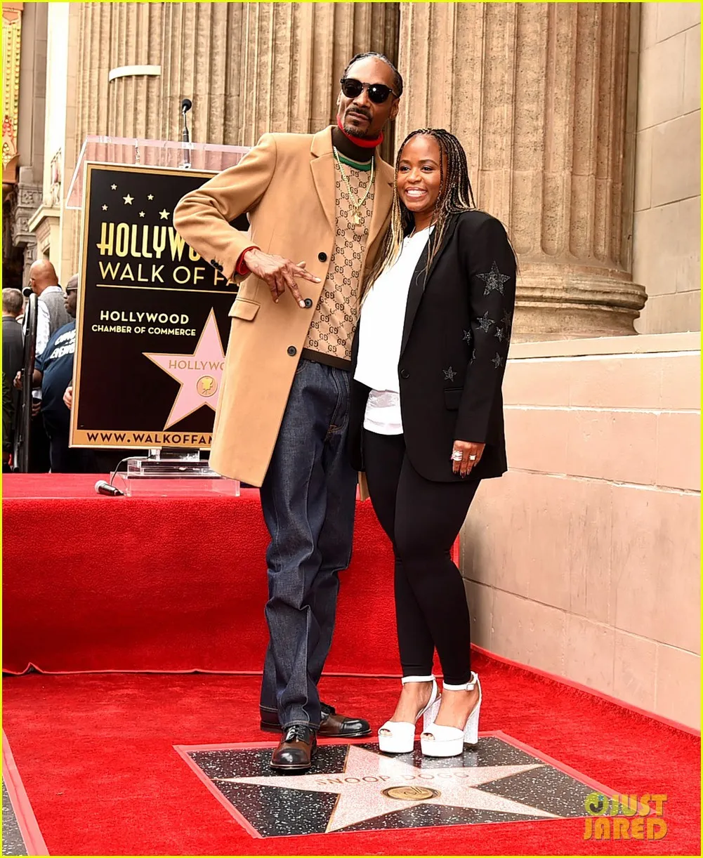 Snoop Dogg nhận sao trên Đại lộ danh vọng! - Ảnh 1.