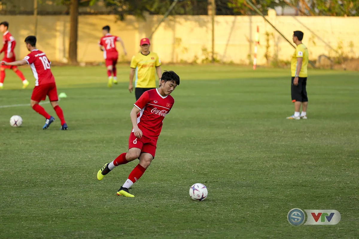 ĐTQG Việt Nam ngừng tập thể lực trong buổi tập thứ 3 - Ảnh 3. ĐTQG Việt Nam ngừng tập thể lực trong buổi tập thứ 3 - Ảnh 3.