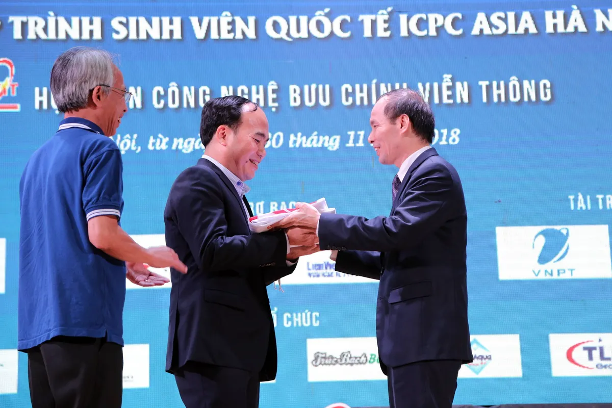 Đại học Bách khoa Hà Nội thắng lớn tại Olympic tin học sinh viên và ICPC châu Á 2018 - Ảnh 15.