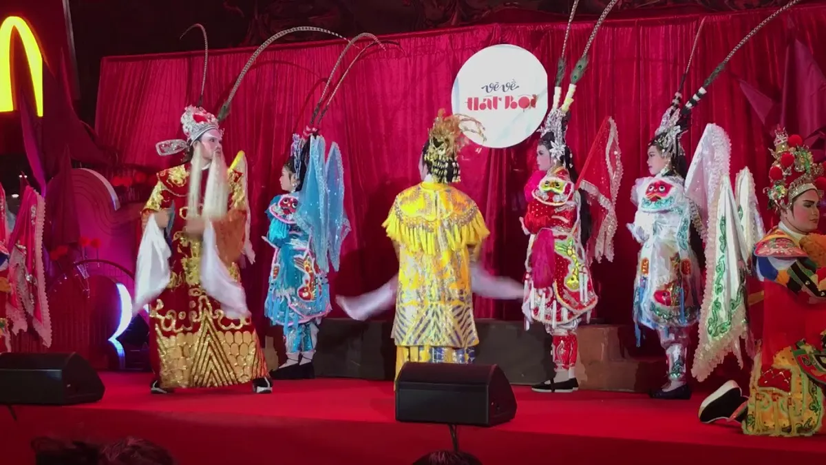 Vẽ về Hát Bội, dự án kết nối giữa hai thế hệ nghệ thuật - Ảnh 3. Vẽ về Hát Bội, dự án kết nối giữa hai thế hệ nghệ thuật - Ảnh 3.