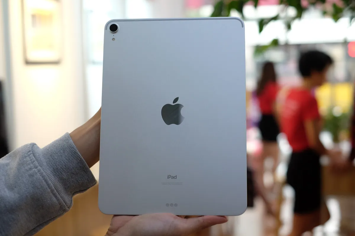 Trên tay siêu phẩm iPad Pro mới của Apple - Ảnh 1.