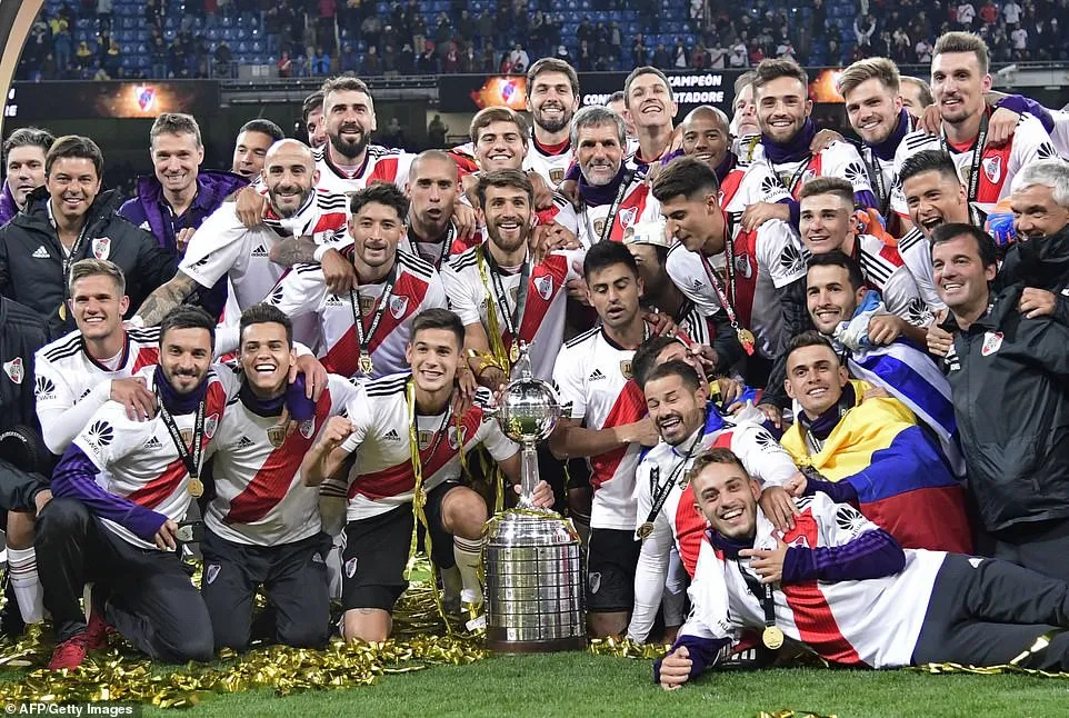 VIDEO, River Plate 3-1 Boca Juniors: Chức vô địch kịch tính! - Ảnh 4. VIDEO, River Plate 3-1 Boca Juniors: Chức vô địch kịch tính! - Ảnh 4.