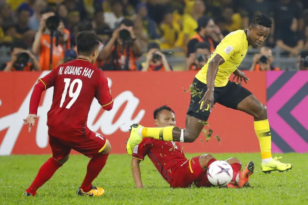 Những hình ảnh ấn tượng trong trận chung kết AFF Cup 2018: Kịch tính! - Ảnh 9. Những hình ảnh ấn tượng trong trận chung kết AFF Cup 2018: Kịch tính! - Ảnh 9.