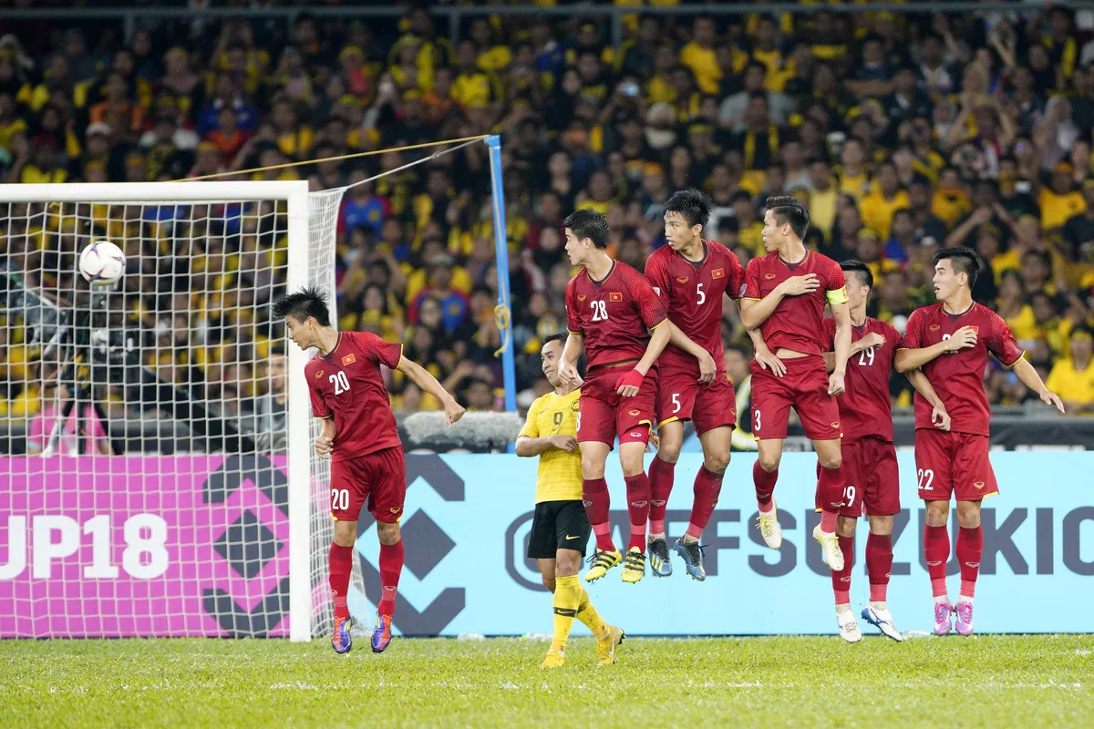 Những hình ảnh ấn tượng trong trận chung kết AFF Cup 2018: Kịch tính! - Ảnh 13. Những hình ảnh ấn tượng trong trận chung kết AFF Cup 2018: Kịch tính! - Ảnh 13.