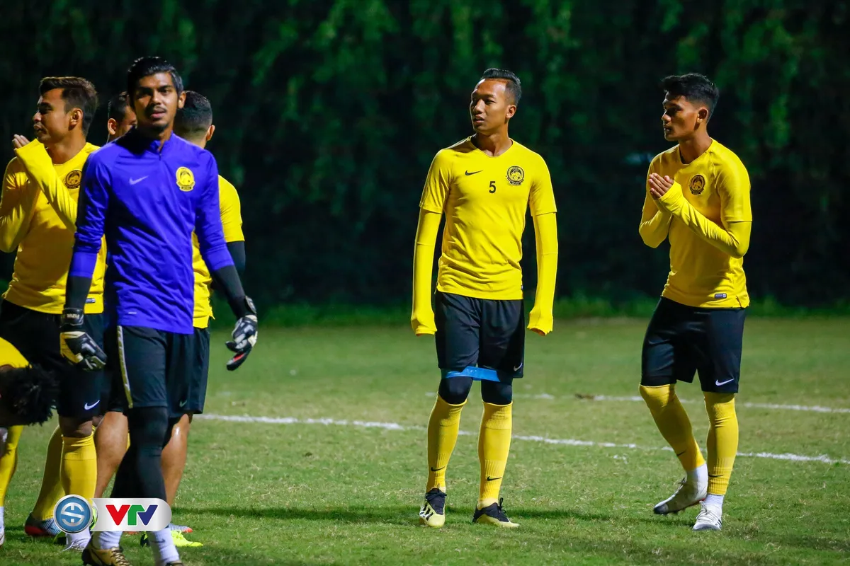 ẢNH: ĐT Malaysia tập dưới trời rét chuẩn bị cho chung kết lượt về AFF Cup - Ảnh 3. ẢNH: ĐT Malaysia tập dưới trời rét chuẩn bị cho chung kết lượt về AFF Cup - Ảnh 3.