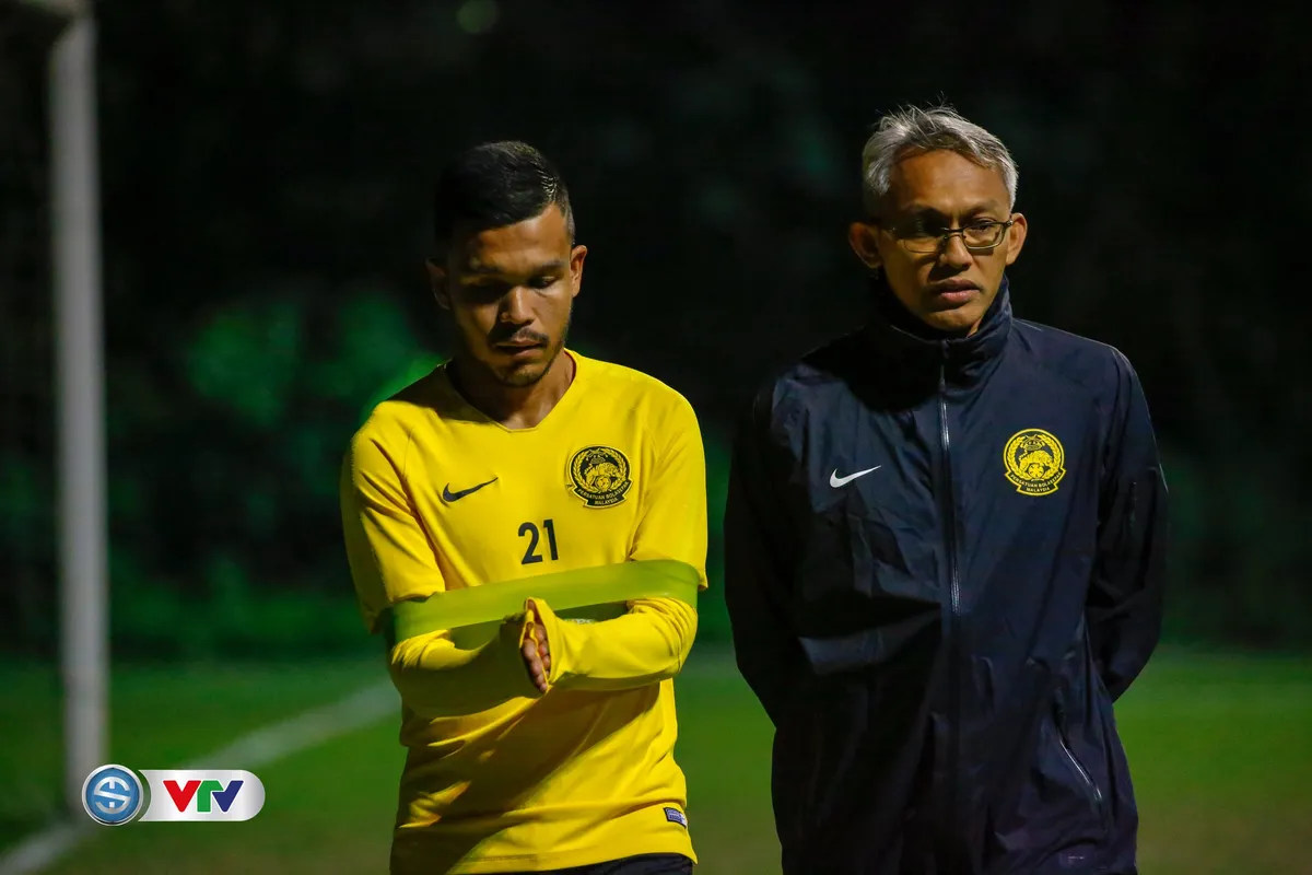 ẢNH: ĐT Malaysia tập dưới trời rét chuẩn bị cho chung kết lượt về AFF Cup - Ảnh 10. ẢNH: ĐT Malaysia tập dưới trời rét chuẩn bị cho chung kết lượt về AFF Cup - Ảnh 10.