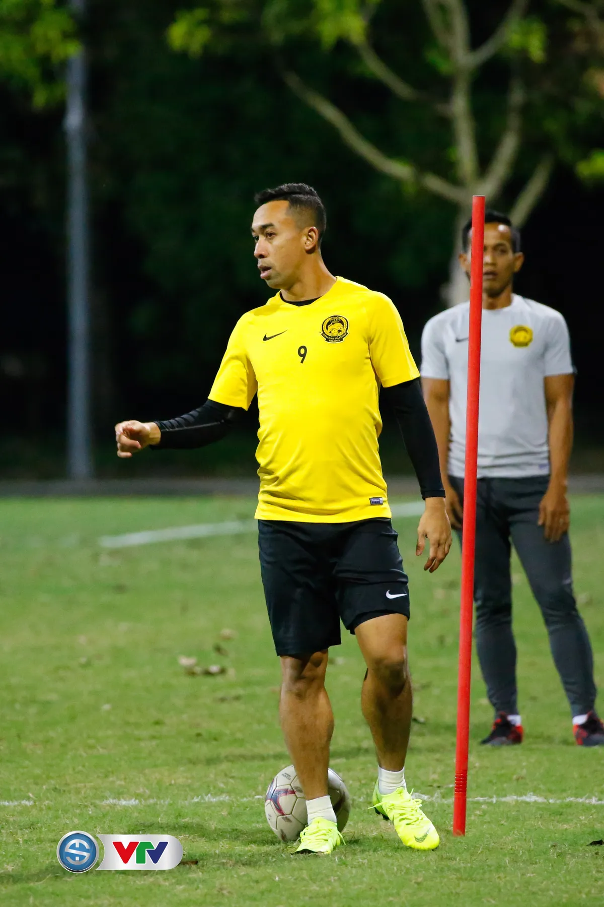 ẢNH: ĐT Malaysia tập dưới trời rét chuẩn bị cho chung kết lượt về AFF Cup - Ảnh 7. ẢNH: ĐT Malaysia tập dưới trời rét chuẩn bị cho chung kết lượt về AFF Cup - Ảnh 7.